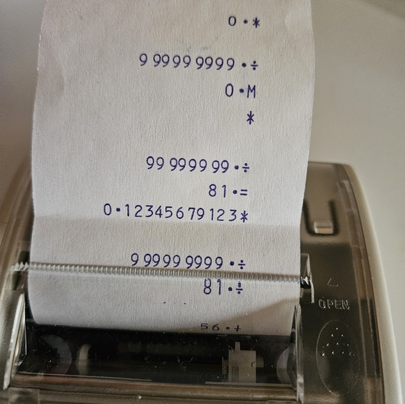 Sharp Printing Calculator - Picture 6 of 8